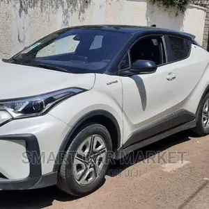 Toyota C-HR 2022 White