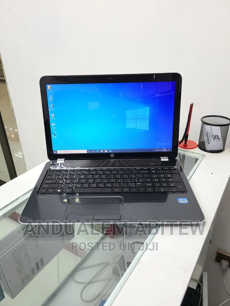 New Laptop HP Pavilion 15 4GB Intel Core I3 SSHD (Hybrid) 500GB