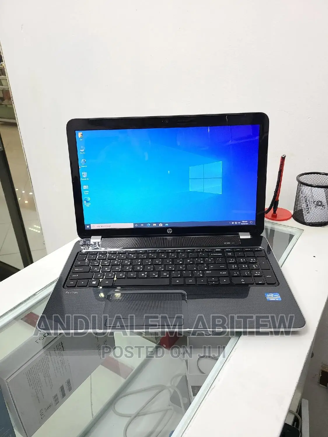 New Laptop HP Pavilion 15 4GB Intel Core I3 SSHD (Hybrid) 500GB
