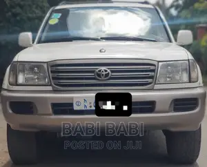 Toyota Land Cruiser 2005 White