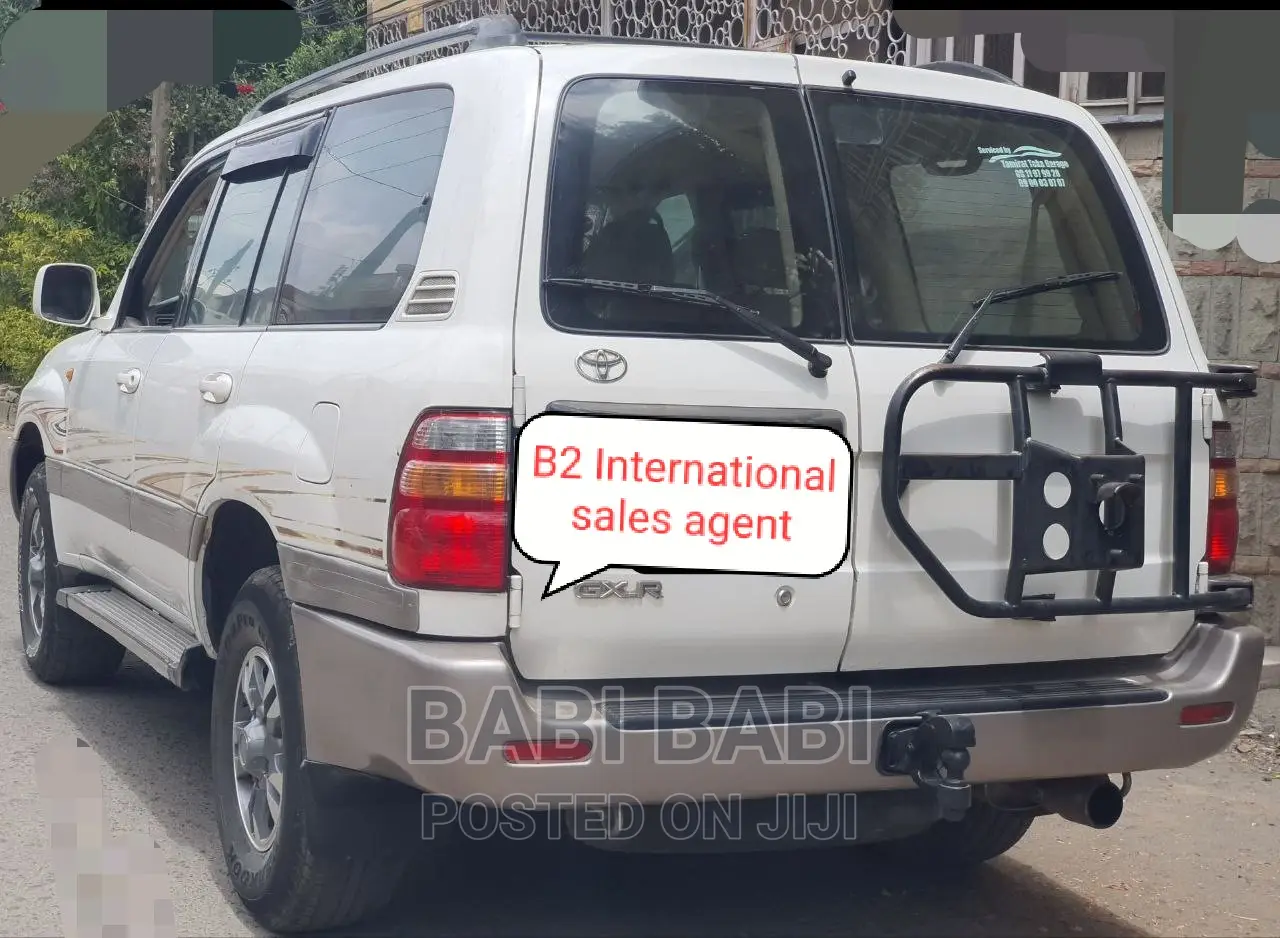 Toyota Land Cruiser 2005 White