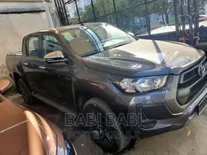 New Toyota Hilux 2022 Gray