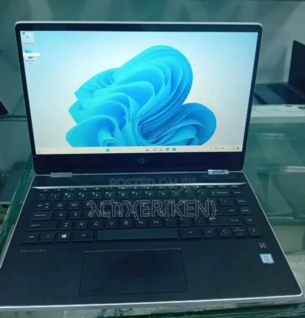 New Laptop HP Pavilion X360 8GB Intel Core i5 SSD 256GB