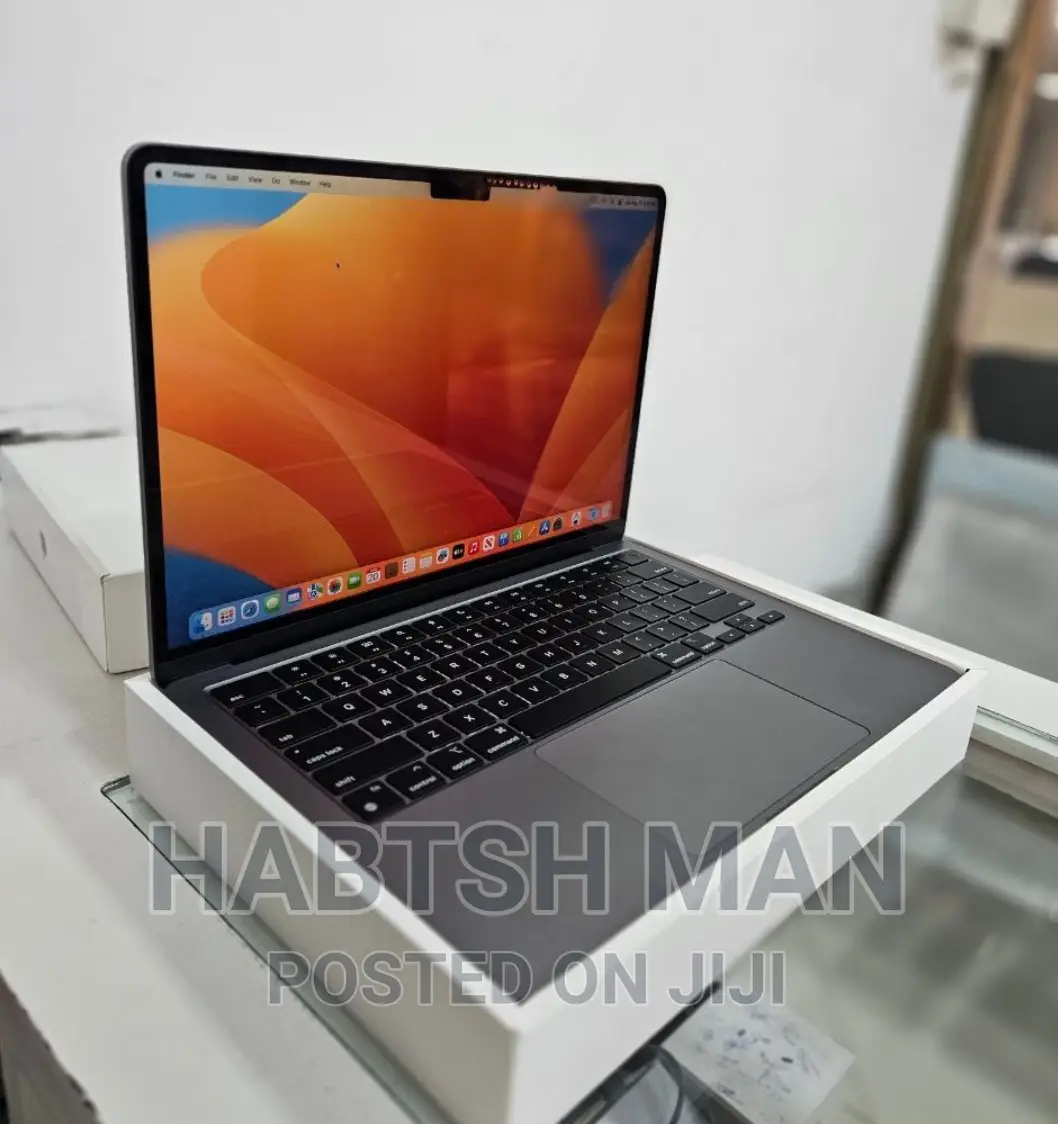 New Laptop Apple MacBook Air 2022 M2 8GB Apple M2 SSD 256GB