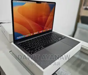 New Laptop Apple MacBook Air 2023 M2 8GB Apple M2 SSD 256GB