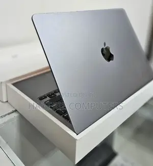 New Laptop Apple MacBook Air 2023 M2 8GB Apple M2 SSD 256GB