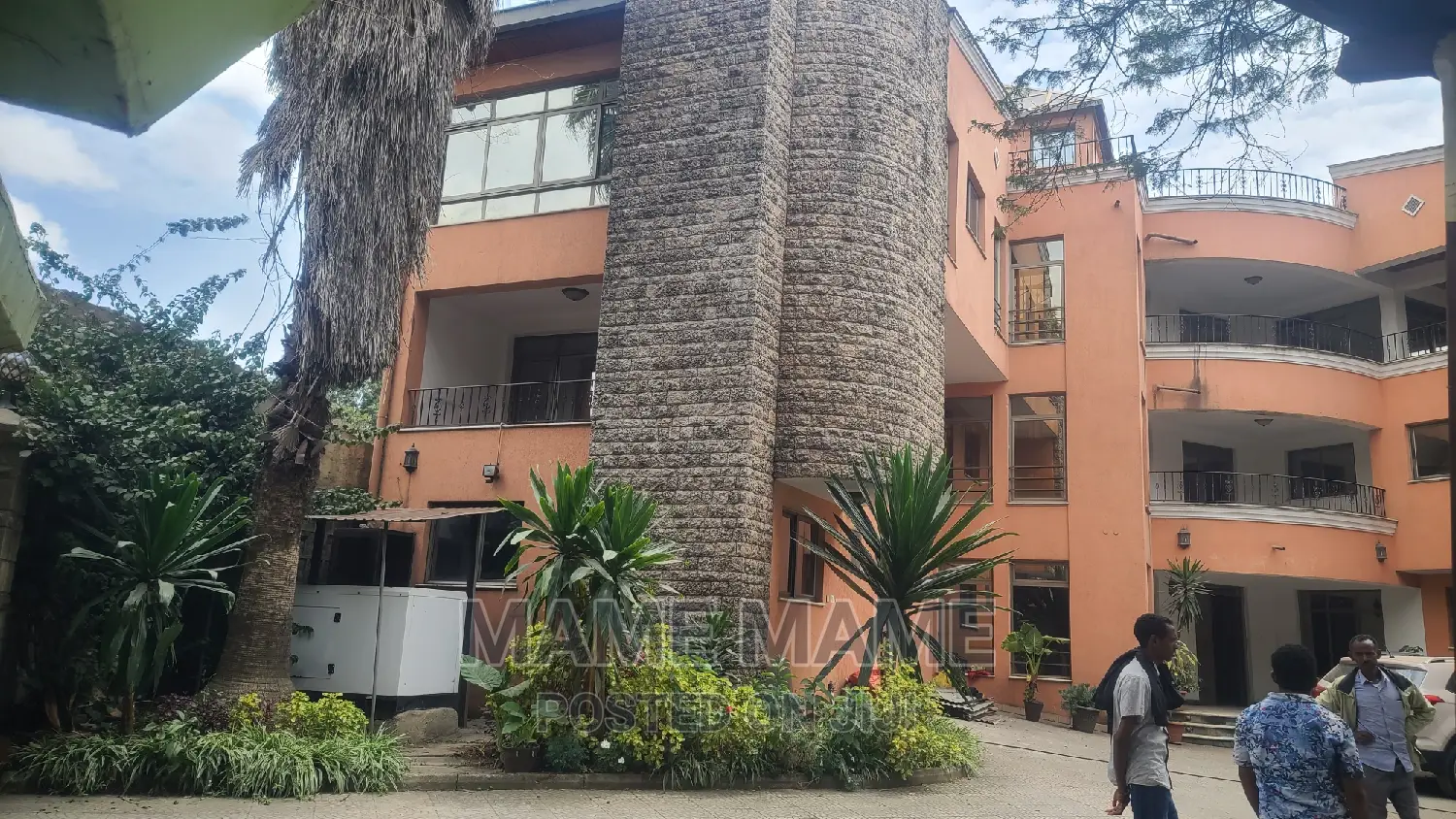 13bdrm House in Addis Abeba, Bole for rent