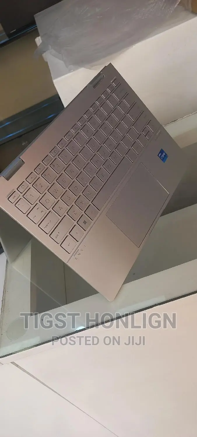 New Laptop HP Envy X360 8GB Intel Core I7 SSD 512GB