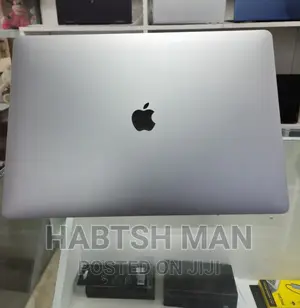 New Laptop Apple MacBook Pro 2017 16GB Intel Core I7 SSD 512GB