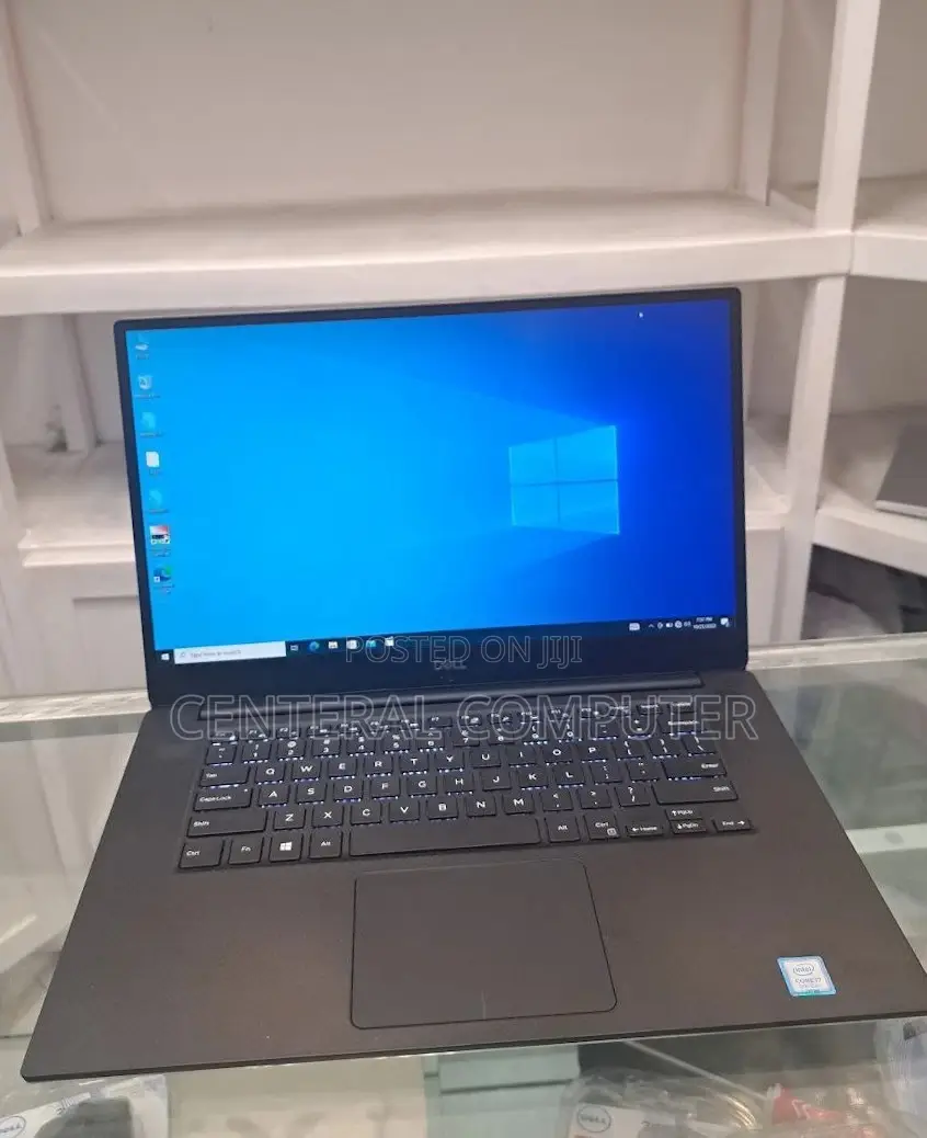 New Laptop Dell XPS 15 (9530) 24GB Intel Core i7 SSD 512GB