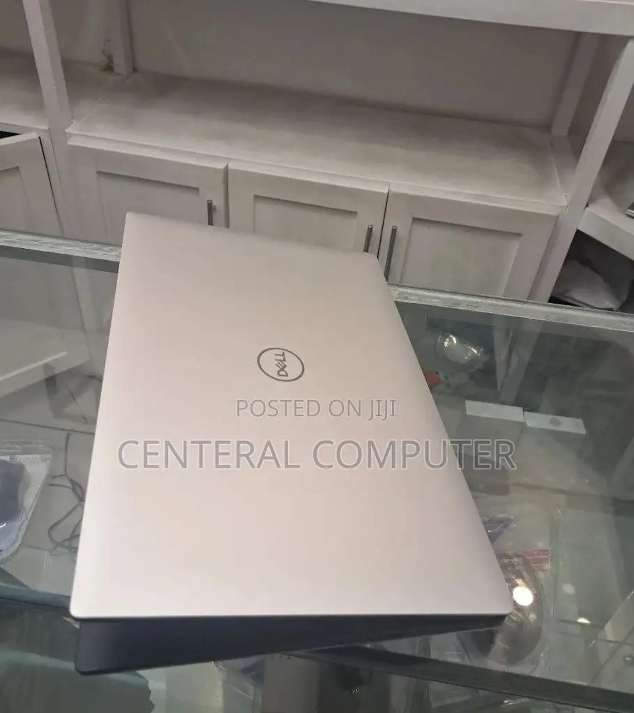 New Laptop Dell XPS 15 (9530) 24GB Intel Core i7 SSD 512GB