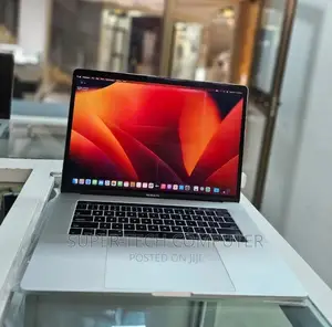 New Laptop Apple MacBook Pro 2017 16GB Intel Core I7 SSD 512GB