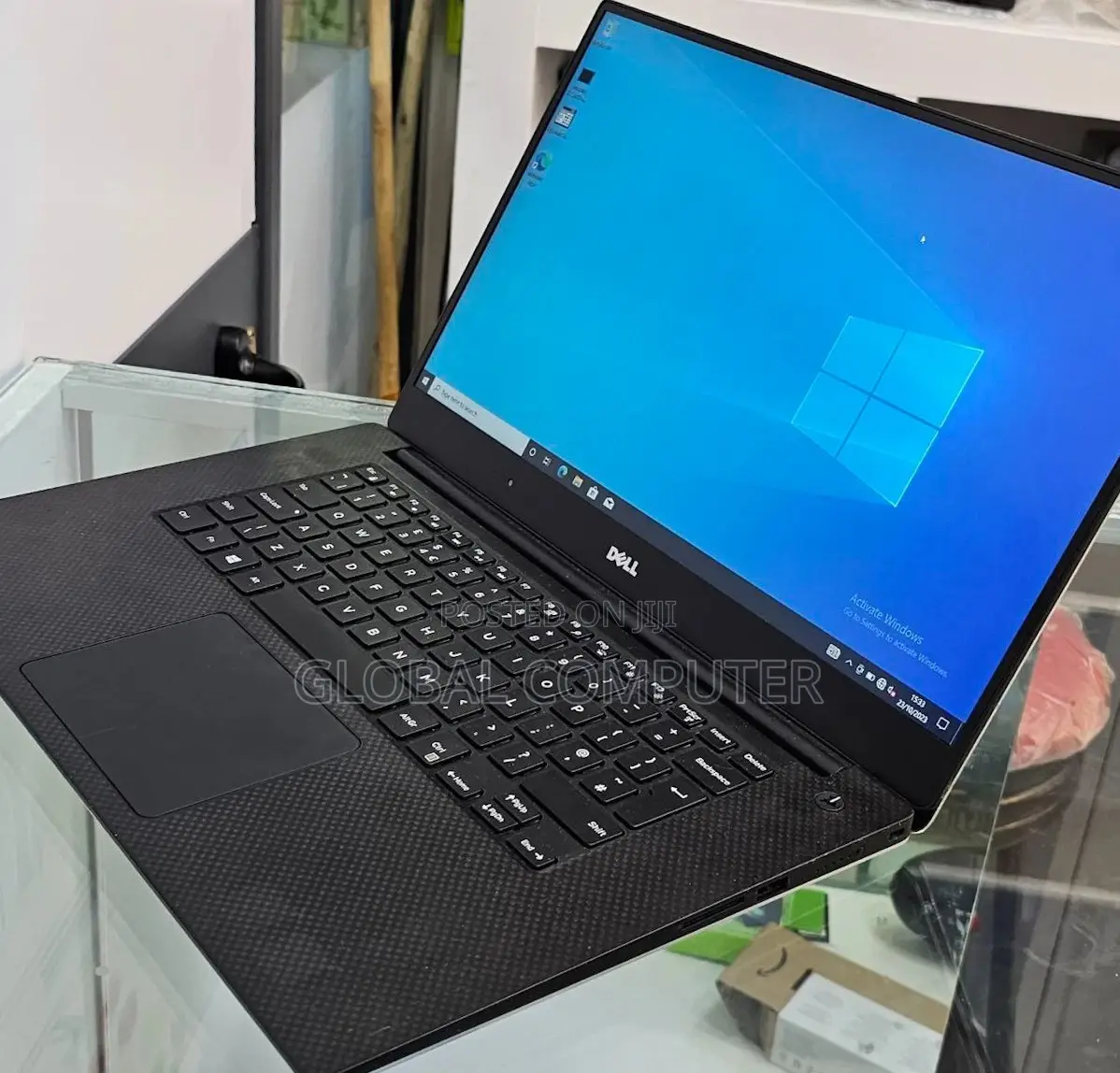 New Laptop Dell Precision 15 7550 16GB Intel Core I7 SSD 512GB