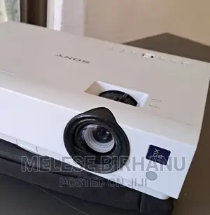New Sony Dx 102 Projector