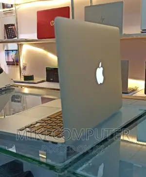 New Laptop Apple MacBook Air 2015 8GB Intel SSD 128GB