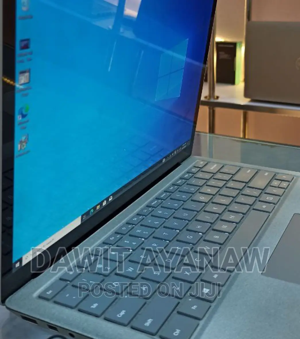 New Laptop Microsoft Surface 2 8GB Intel Core I7 SSD 512GB