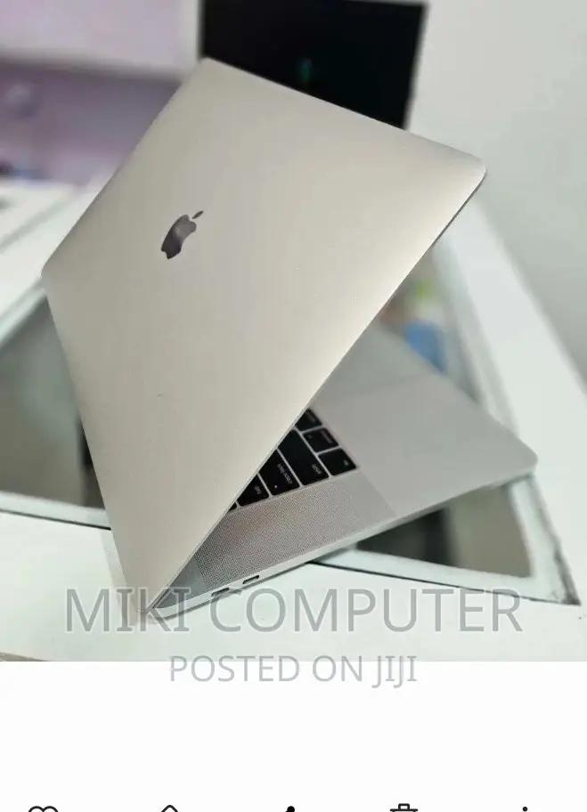 New Laptop Apple MacBook Pro 2017 16GB Intel Core i7 SSD 512GB