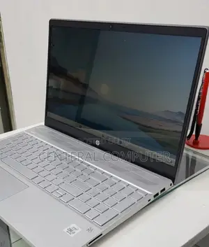 New Laptop HP Pavilion 13 8GB Intel Core I5 SSD 1T