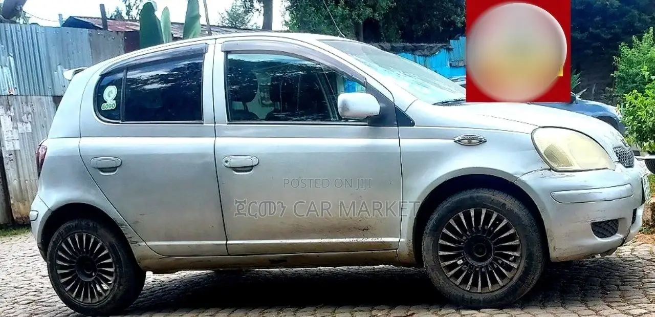Toyota Vitz 2002 Silver