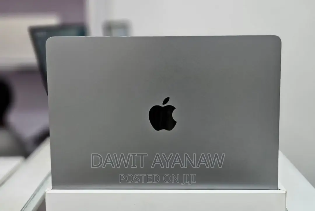 New Laptop Apple MacBook Air 2022 M2 8GB Apple M2 SSD 256GB