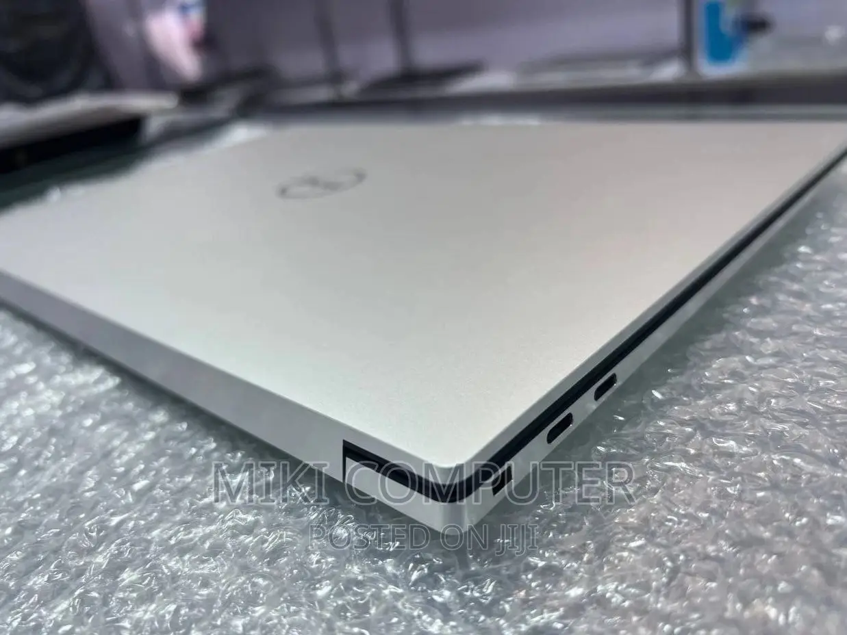 New Laptop Dell XPS 15 32GB Intel Core I9 SSD 512GB
