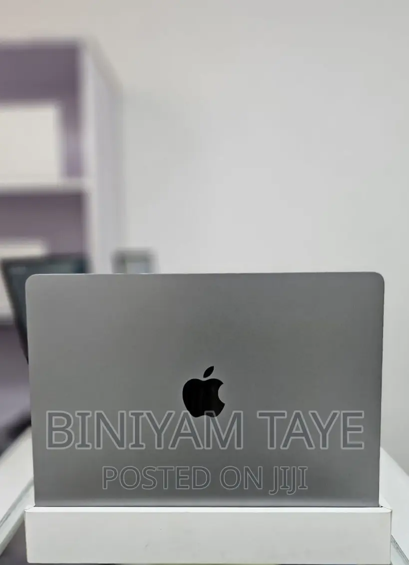 New Laptop Apple MacBook Air 2022 M2 8GB Intel Core I7 SSD 256GB