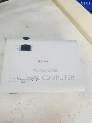 Brand New EPSON Projector Dx 100 Model