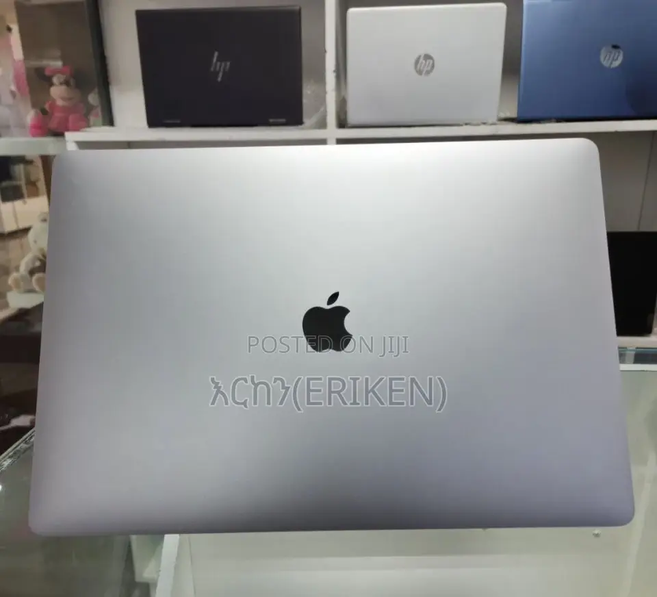 New Laptop Apple MacBook Pro 2017 16GB Intel Core I7 SSD 256GB