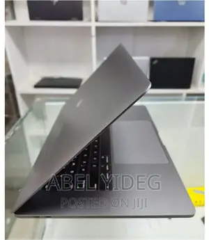 New Laptop Apple MacBook Pro 2017 16GB Intel Core I7 SSD 256GB