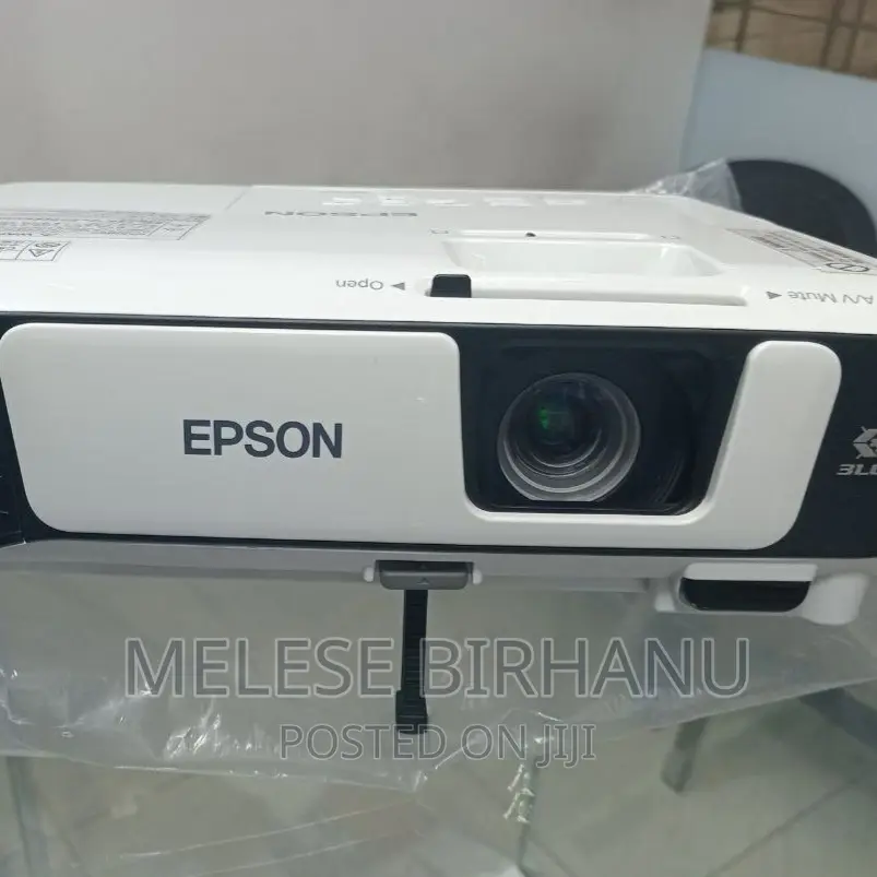 New Epson Eb-S41 Projector