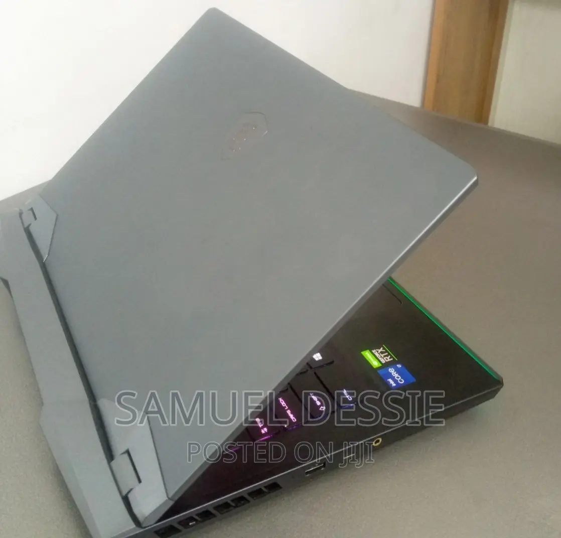 New Laptop MSI GE66 Raider 32GB Intel Core I7 SSD 1T
