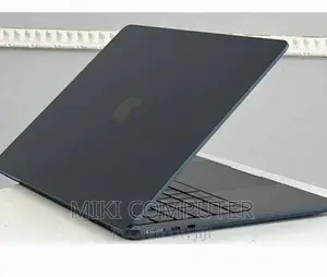 New Laptop Apple MacBook Air 2022 M2 8GB Intel SSD 256GB