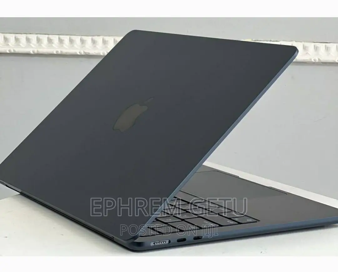 New Laptop Apple MacBook Air 2022 M2 8GB Apple M2 SSD 256GB