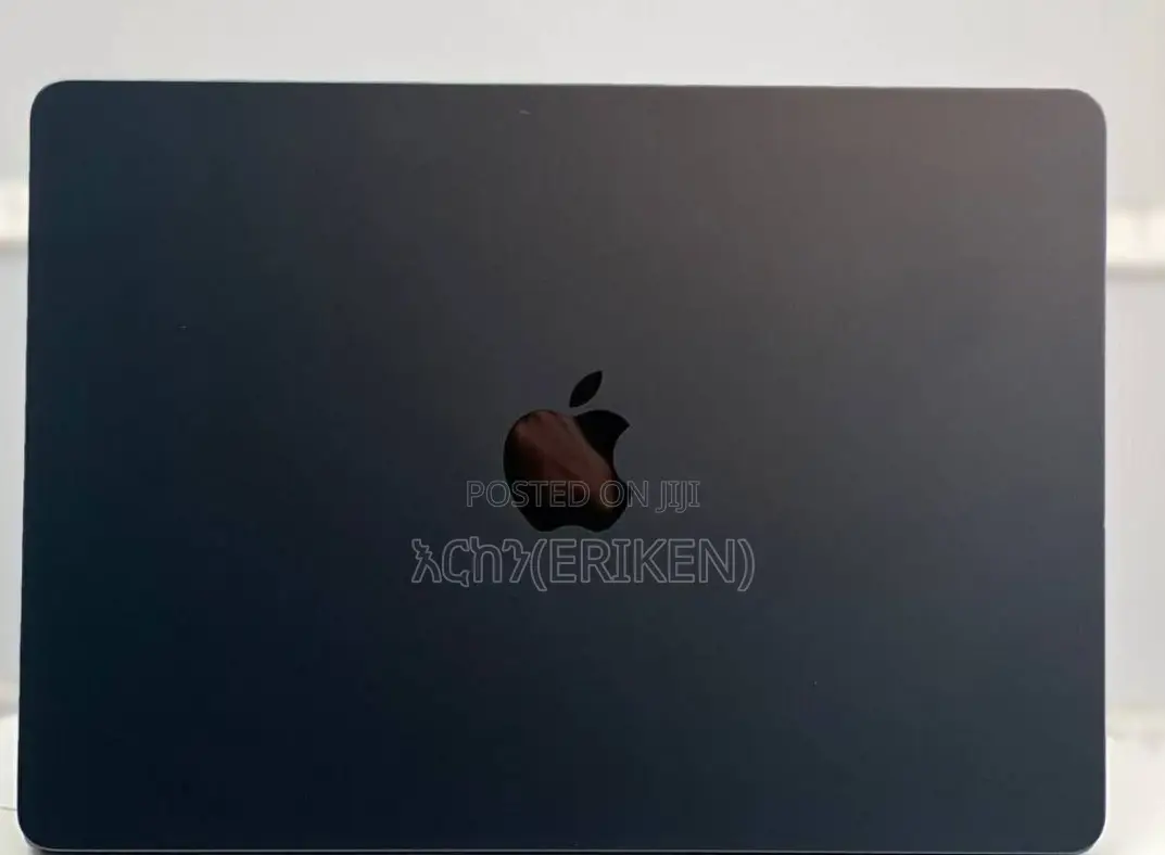 New Laptop Apple MacBook Air 2022 M2 8GB Apple M2 SSD 256GB