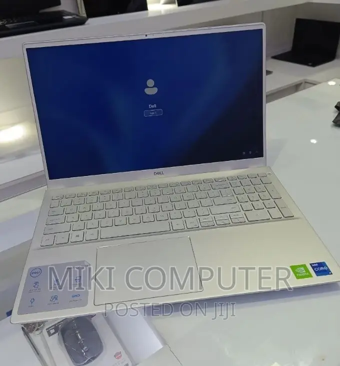 New Laptop Dell Inspiron 15 16GB Intel Core I7 SSD 512GB