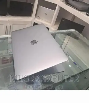New Laptop Apple MacBook Pro M1 8GB Intel SSD 256GB