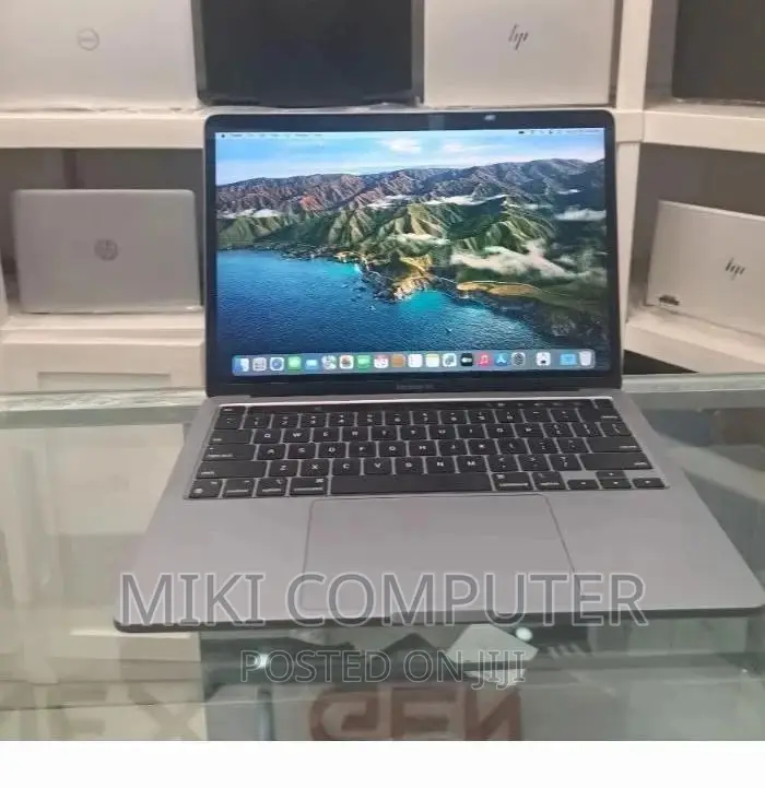 New Laptop Apple MacBook Pro M1 8GB Intel SSD 256GB