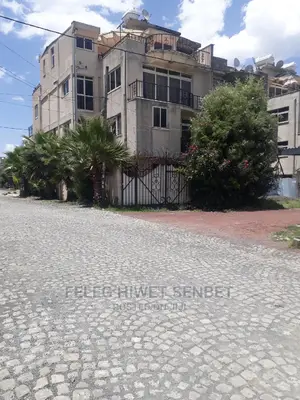 5bdrm Townhouse/Terrace in Aa, Bole for Sale
