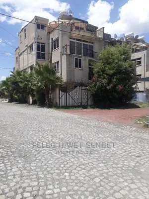 5bdrm Townhouse/Terrace in Aa, Bole for Sale