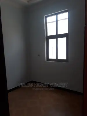5bdrm Townhouse/Terrace in Aa, Bole for Sale
