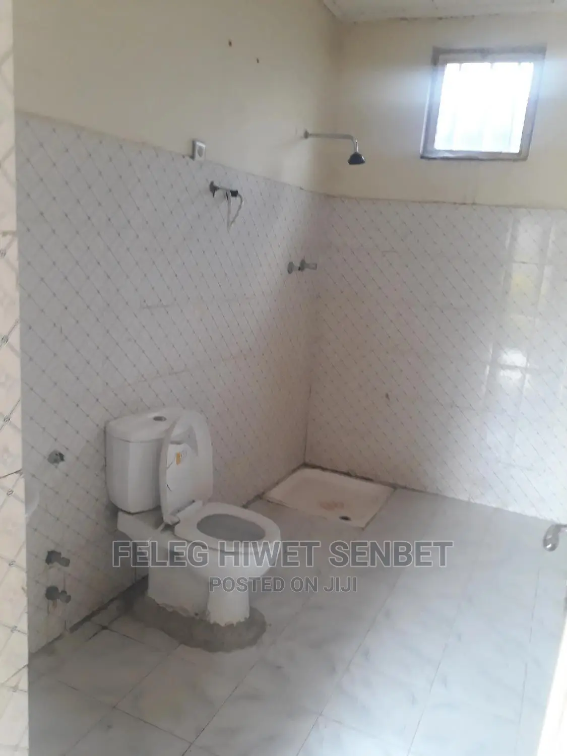 5bdrm Townhouse/Terrace in Aa, Bole for Sale