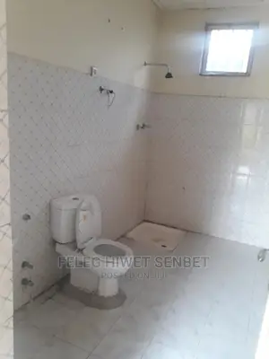 5bdrm Townhouse/Terrace in Aa, Bole for Sale