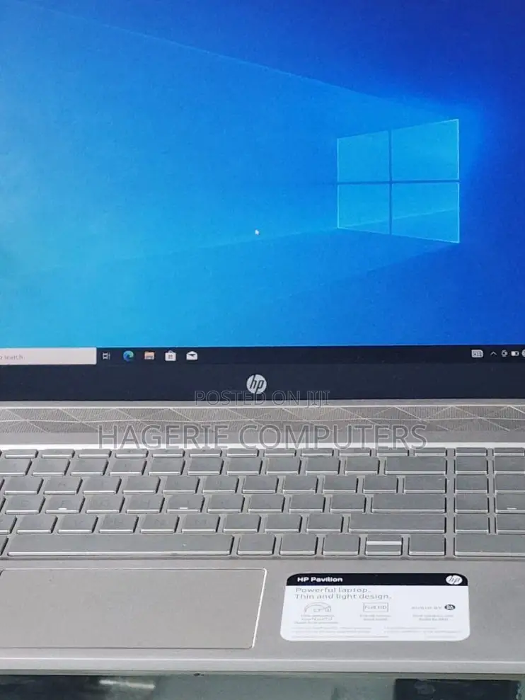 New Laptop HP Pavilion 15 8GB Intel Core I7 SSHD (Hybrid) 1T