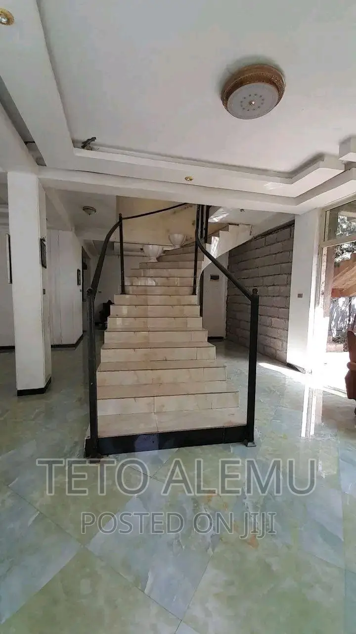 5bdrm Villa in House For Sale, Nifas Silk-Lafto for sale