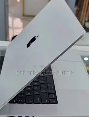 New Laptop Apple MacBook Pro 2021 M1 16GB Intel Core I7 SSD 512GB