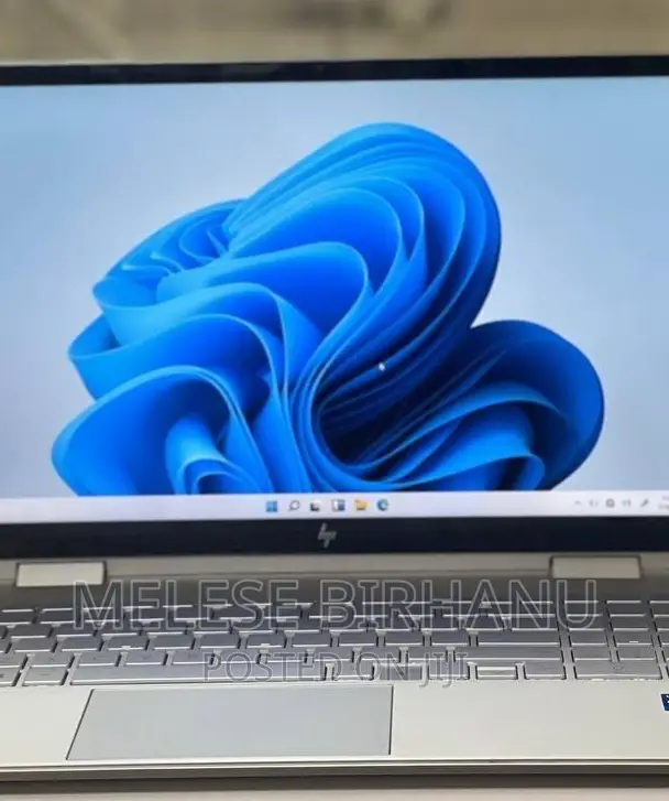 New Laptop HP Envy X360 8GB Intel Core I5 SSD 512GB