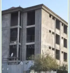 18bdrm Townhouse/Terrace in ለሆቴል የተገነባ 18 አልጋ ከነ, Yeka for sale