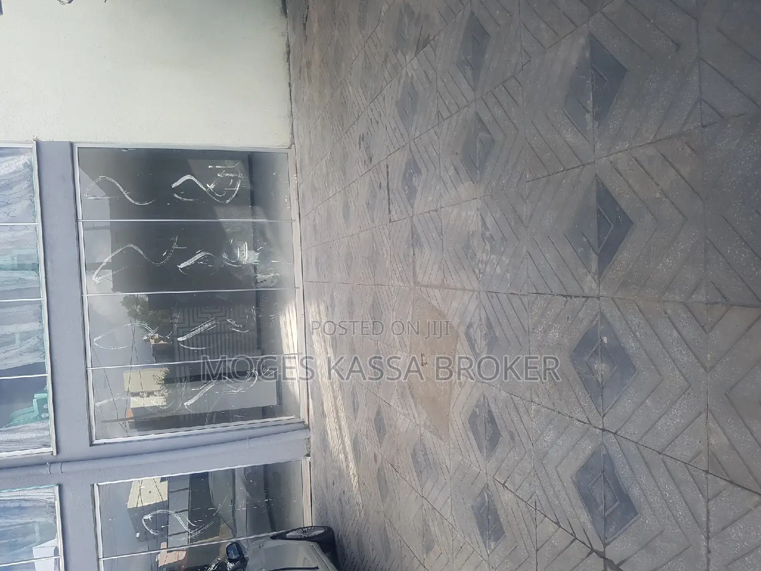 18bdrm Townhouse/Terrace in ለሆቴል የተገነባ 18 አልጋ ከነ, Yeka for sale