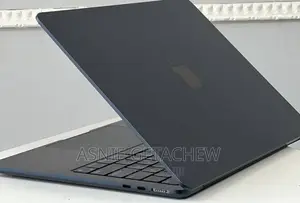 New Laptop Apple MacBook Air 2022 M2 256GB Intel Core I7 SSD 512GB