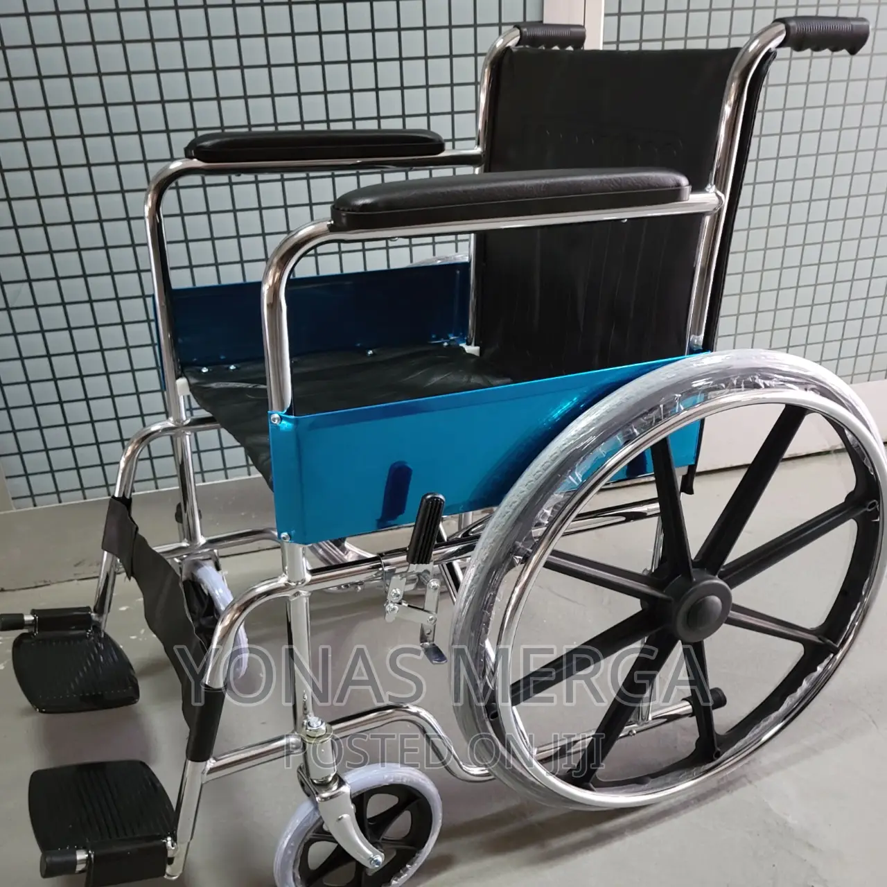 Commode Chair SC899, Type of Chair: Foldable,